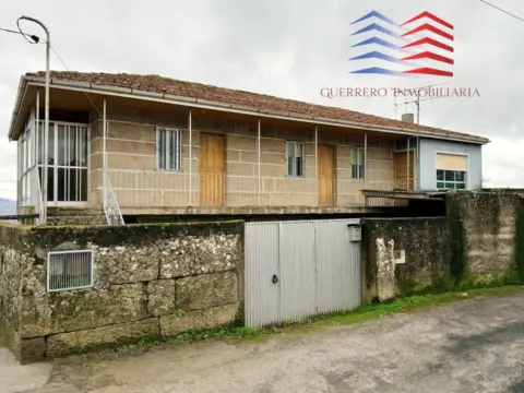 Chalet unifamiliar en Antigua Carretera OU-341