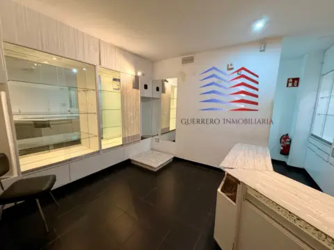 Local comercial en calle de Juan XXIII