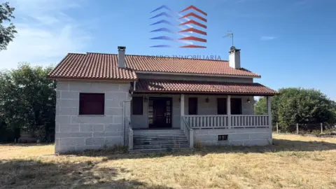 Chalet adosado en calle de las Costureiras