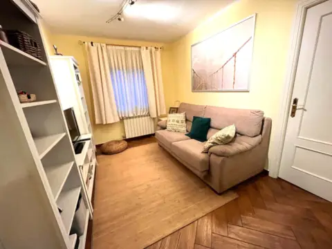 Piso en calle de Castro de Oro