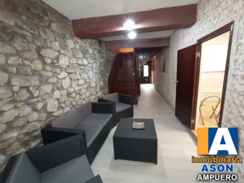 Casa adosada en calle del Comercio