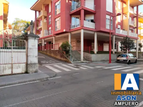 Local comercial en calle calle Lopez Garzon, nº 2