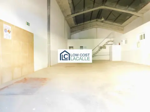 Nave industrial en calle de José de Soto y Molina