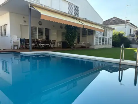Casa en Avenida Andalucía