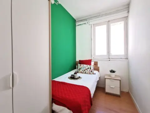 Habitación en calle de la Redondilla