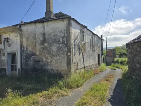Casa en calle O Curro-Taboada