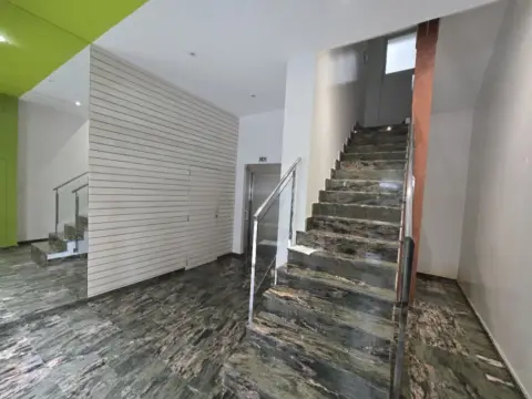 Piso en calle de la Unidade