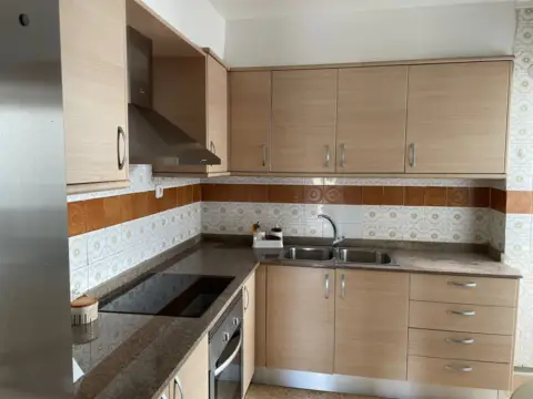 Piso en calle del Poeta Serrano Clavero, 89