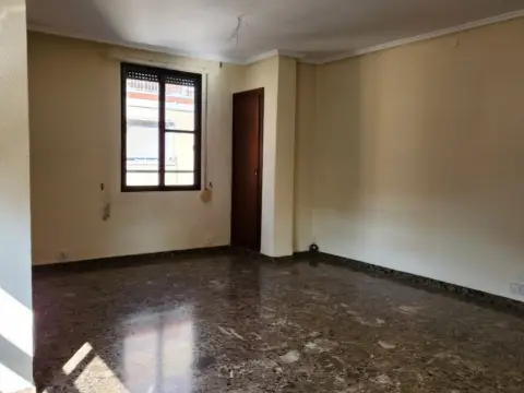 Piso en calle de las Columbretes, 17