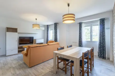 Piso en calle Javier de Burgos