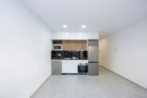 Casa pareada en calle de Agustín Lara