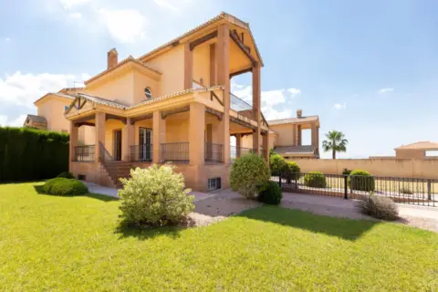 Chalet unifamiliar en calle Ajenjo