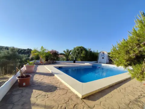 Chalet rústico en Avenida de la Reina Sofía