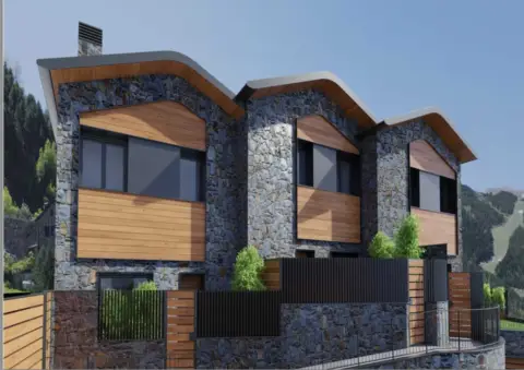 Casa adosada en calle Incles