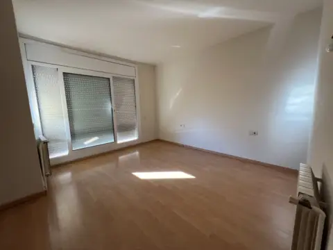 Piso en calle Santa Coloma