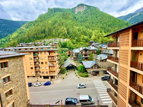 Piso en calle Arinsal