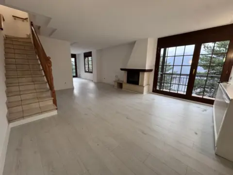 Chalet adosado en calle Peguera