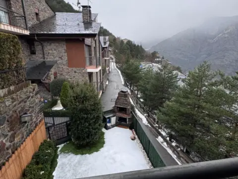 Chalet adosado en calle Peguera