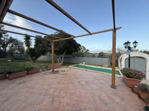 Casa en Camino Agropecuario de Realenga