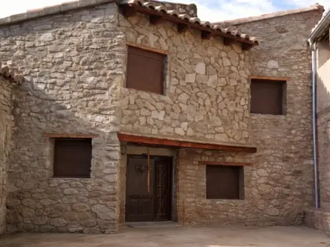 Casa adosada en Alpuente