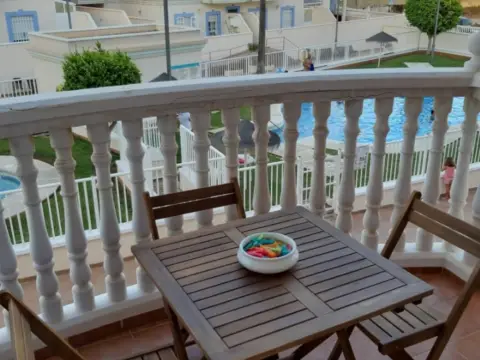 Apartamento en Urbanización de Roquetas-Las Marinas