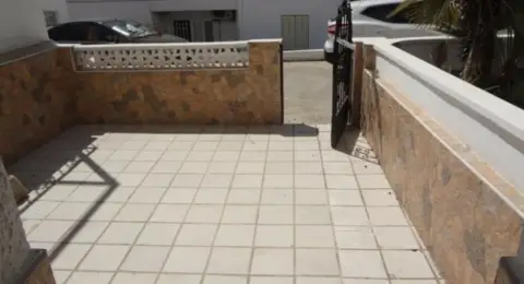 Casa adosada en Fernán Pérez