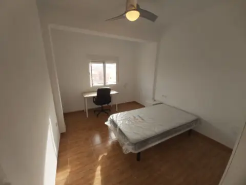 Habitación en Los Ángeles-Cruz de Caravaca-Piedras Redondas