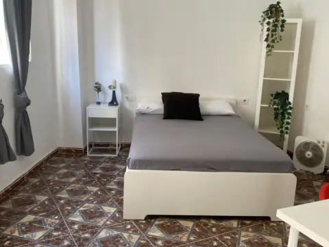 Habitación en Plaza de Toros-Santa Rita