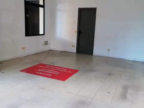 Local comercial en Plaza de Luis Braille