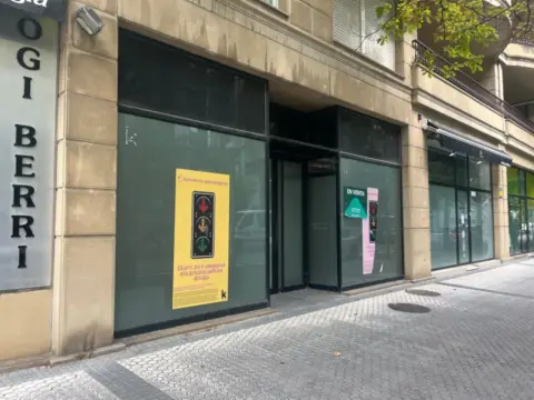Local comercial en calle de Vitoria-Gasteiz, 4