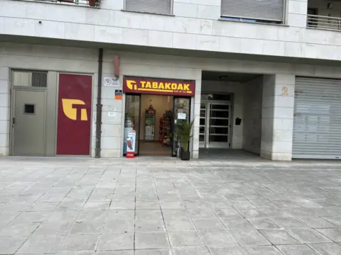 Local comercial en Plaza de Nornahi, 4