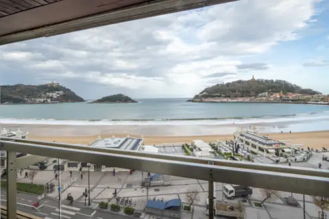 Piso en Mirakontxa Pasealekua, 6