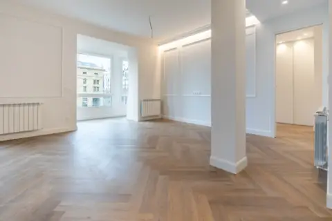 Piso en Erregina Erregentearen Kalea, 5