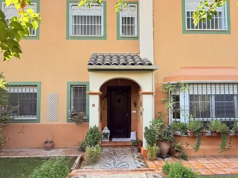 Casa pareada en calle Antonio Machín