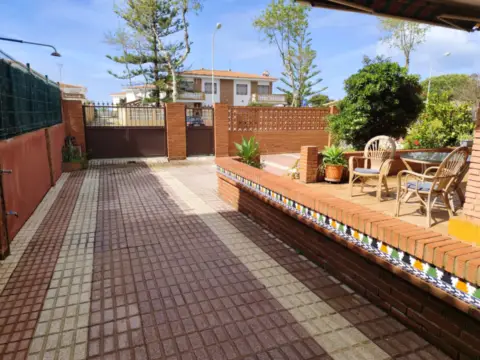 Chalet pareado en Avenida del Océano