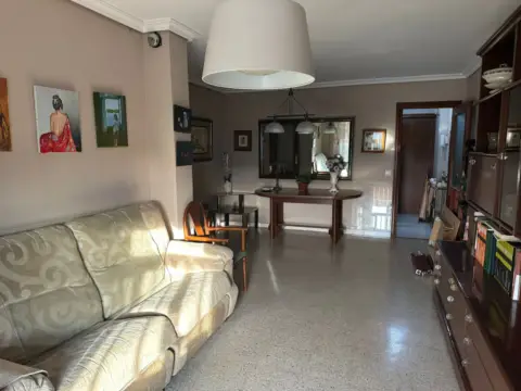 Piso en calle Victoria Domínguez Cerrato