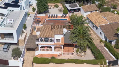 Chalet unifamiliar en calle Bagdad, nº 26