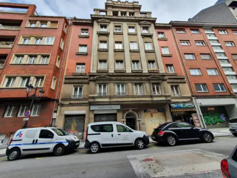 Local comercial en calle del General Zuvillaga, 12