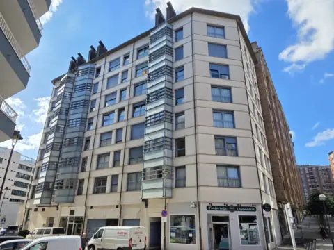 Apartamento en calle de Juan XXIII in Centro (Avilés) · Avilés