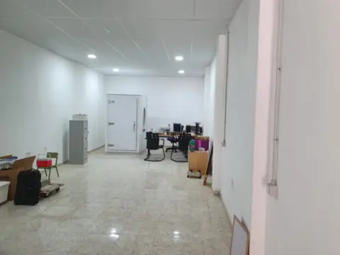 Local comercial en calle Adeje