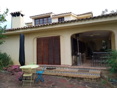 Chalet unifamiliar en Carrer 235