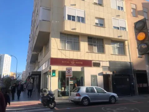 Local comercial en Avenida de Ana de Viya