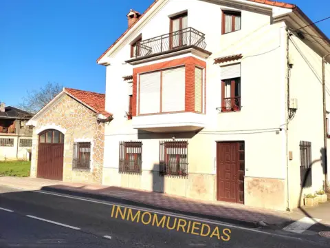 Casa unifamiliar en Barrio de Camargo Ladredo