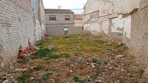 Land in calle del Cuchillo