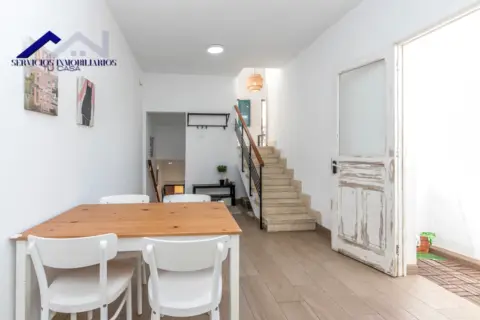 Dúplex en calle Onesimo Redondo