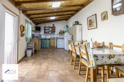 Casa rústica en calle Marzagan