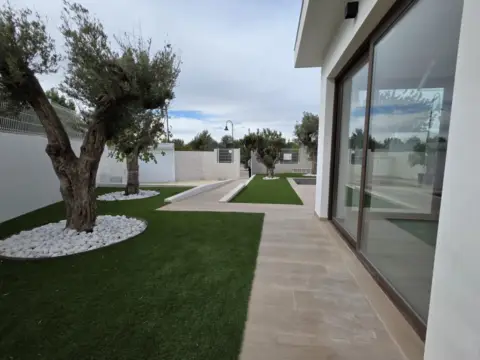 Casa en Carrer Illes Columbretes