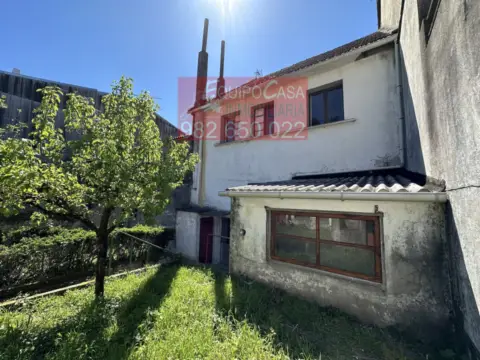 Casa adosada en Palas de Rei (Casco Urbano)
