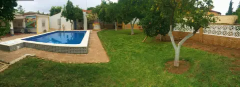 Chalet unifamiliar en Zona Residencial