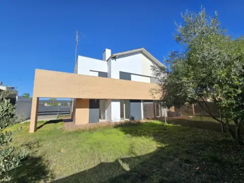 Chalet pareado en Espartinas